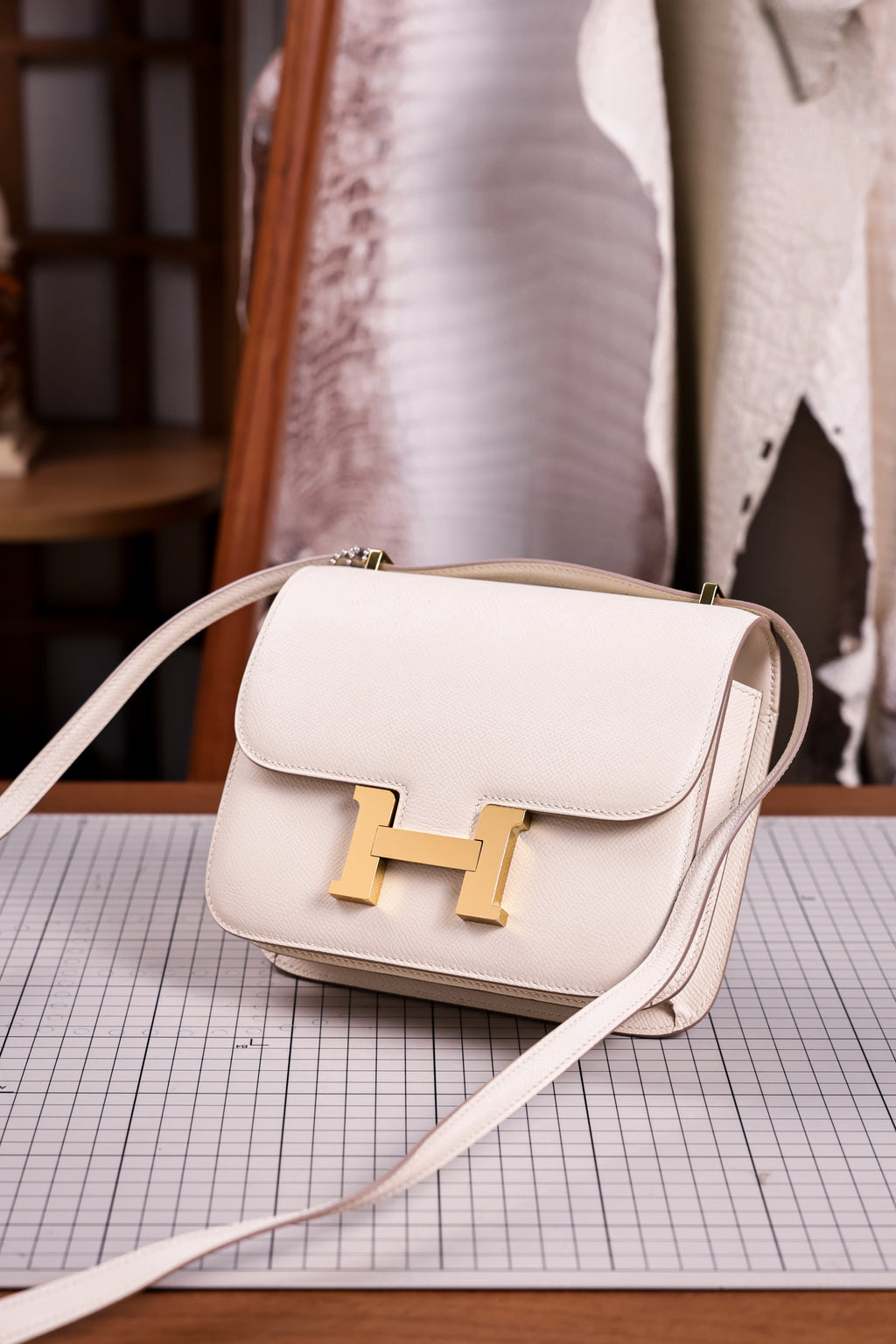 Constance- All Handmade Golden / Sliver Craie  The ep leather