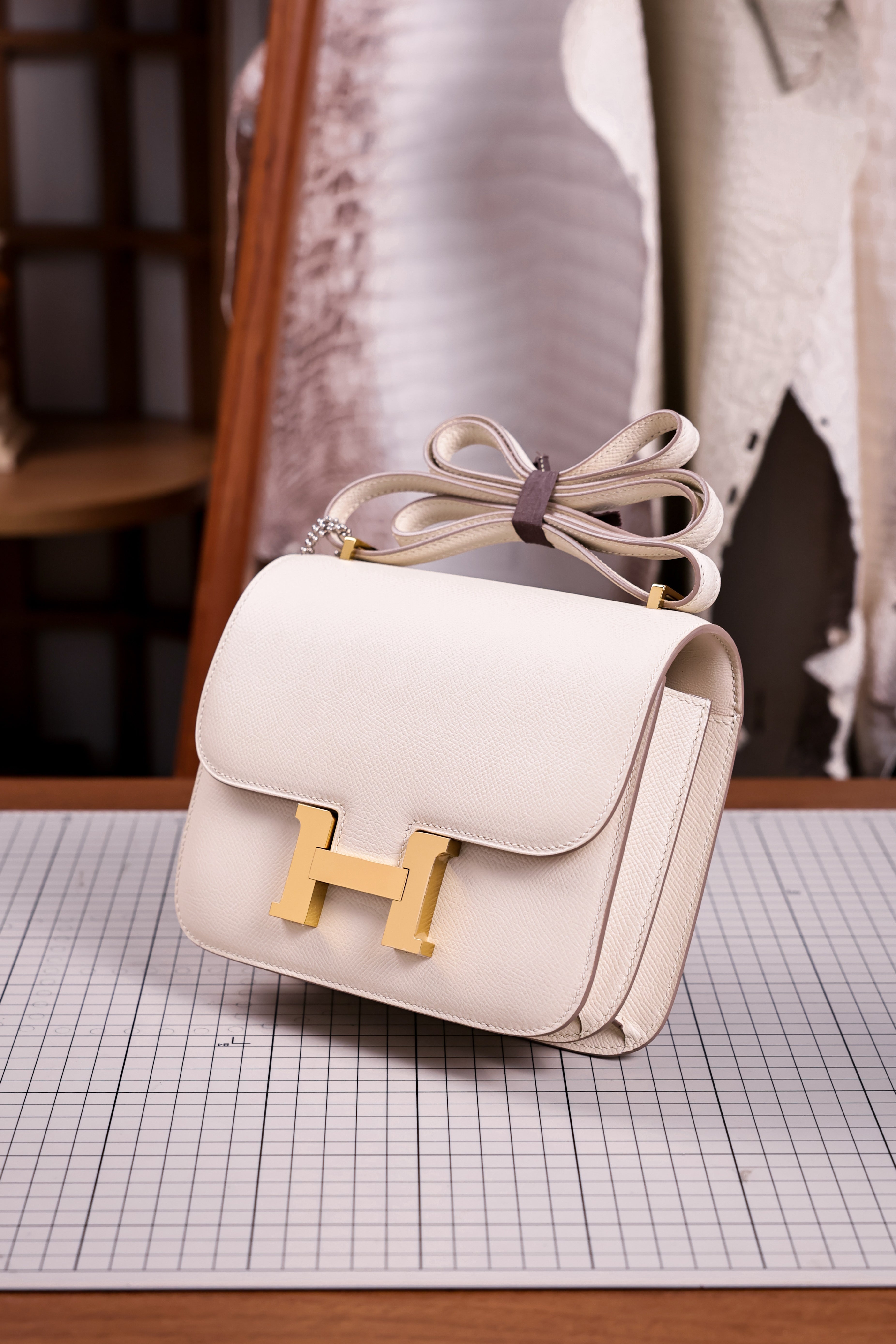 Constance- All Handmade Golden / Sliver Craie  The ep leather