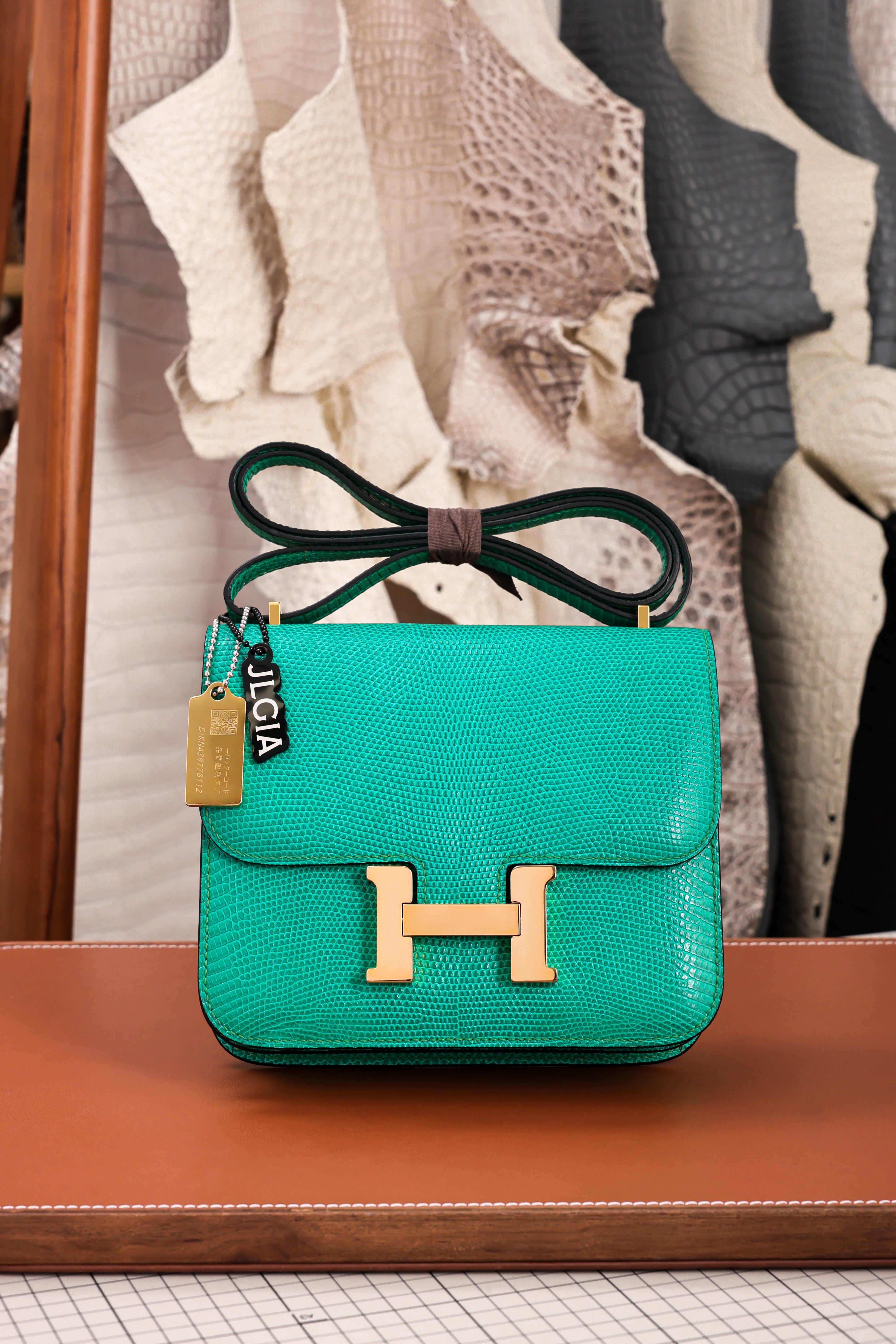 Constance- All Handmade Golden / Sliver Menthe lizard leather